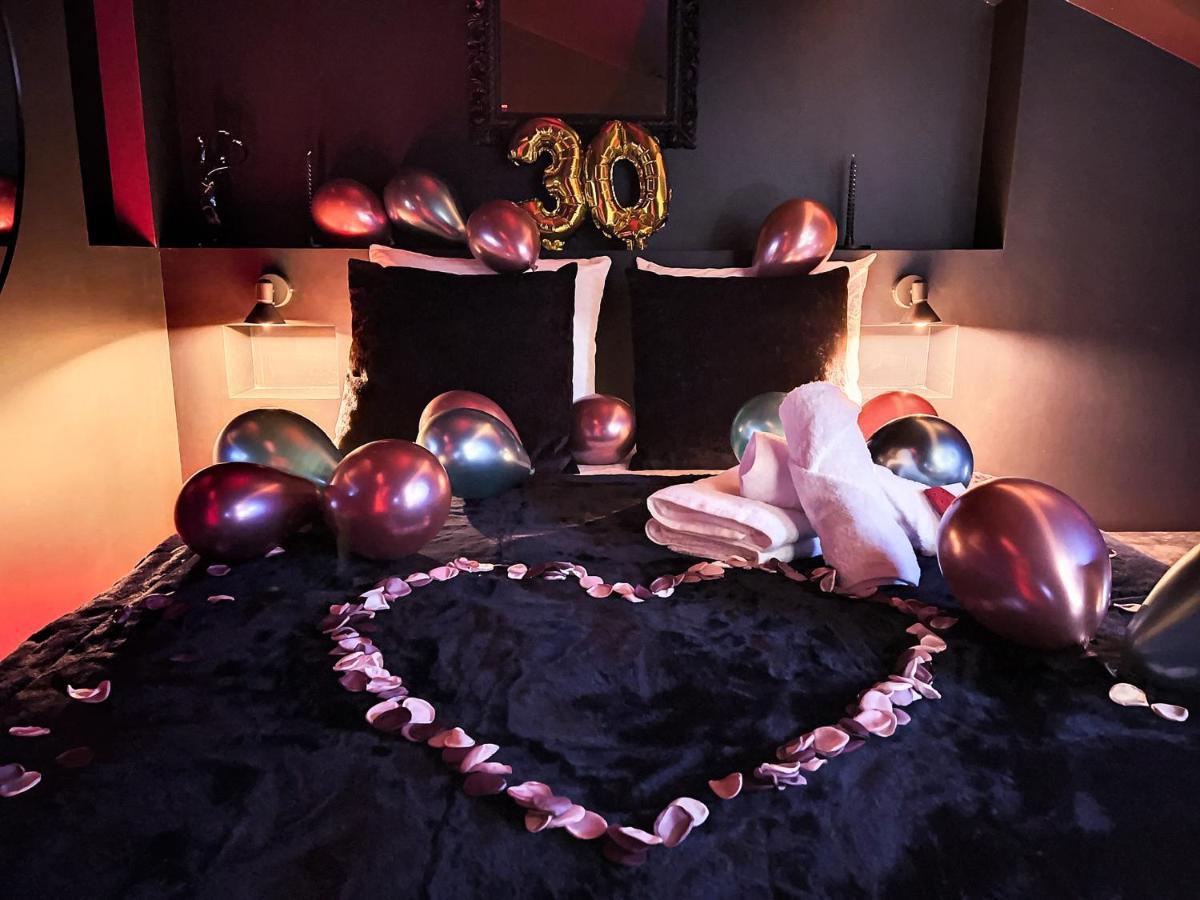 Suite Rouge Baiser Avec Jacuzzi Privatif - Loveroom Insolite Vila Velha Exterior foto