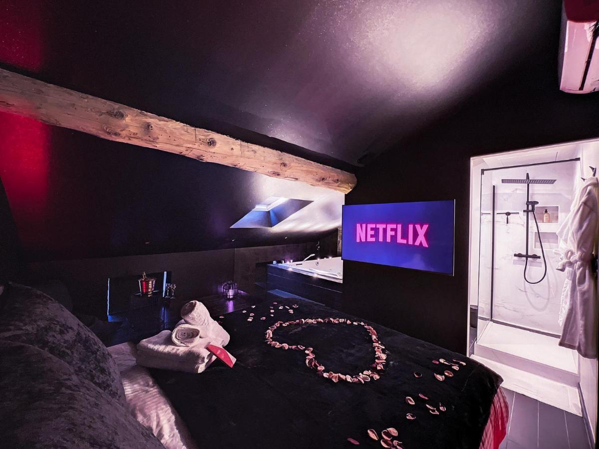 Suite Rouge Baiser Avec Jacuzzi Privatif - Loveroom Insolite Vila Velha Exterior foto